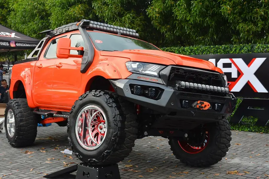 ford f-150 raptor
overlanding vehicle